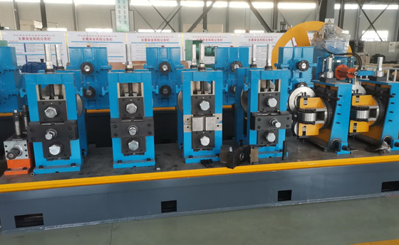 Kesinlik boru değirmen makinesi Mavi Kalınlığı 1-3mm Yüksek Frekanslı Kaynaklı Boru