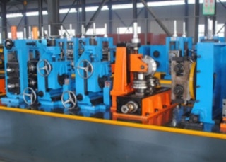 Yüksek frekanslı 200kw dikdörtgen Erw çelik boru üretim hattı