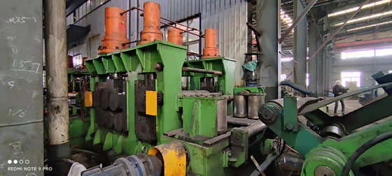 Yüksek Frekans Kaynaklı Boru Değirmeni Doğrudan Şekillendirme Kare PLC Kontrolü 250x250x12mm