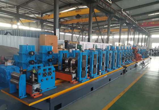 Kesinlik boru değirmen makinesi Mavi Kalınlığı 1-3mm Yüksek Frekanslı Kaynaklı Boru