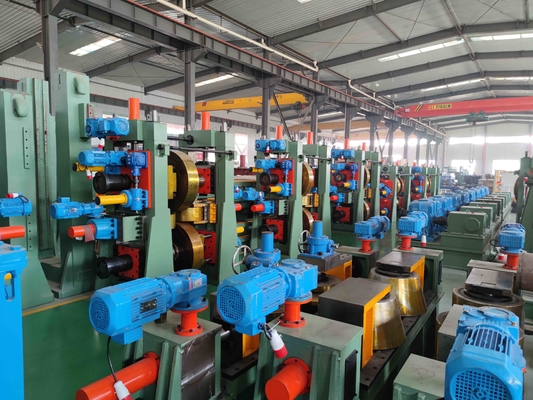 Düz Dikiş Kaynaklı Boru Değirmen Çelik Boru Yapma Makinesi 1550 Mm Rulo Genişliği