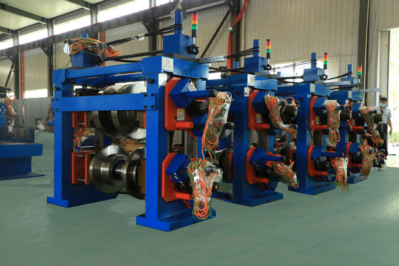 Yüksek frekanslı doğrudan şekillendirme 600x600mm kare çelik şeridi ile kaynaklı boru fabrikası