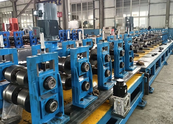 20m / Min 25mm Su Aşağı Yuvarlak Boru Makineleri Çelik Boru Üretim Hattı