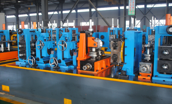 Yüksek frekanslı kaynaklı çelik boru fabrikası 8-20m / min şekillendirme hızı ayarlanabilir