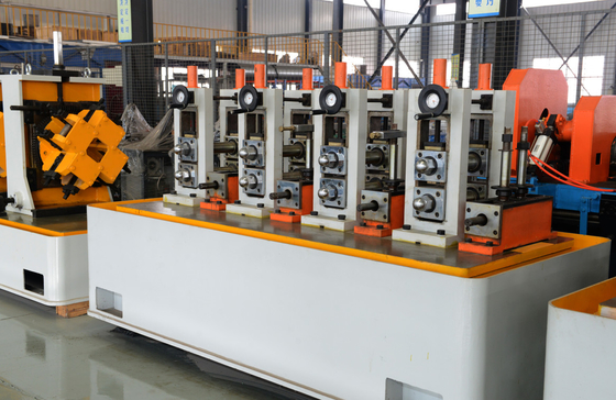 Çap 1/2 &amp;quot;-2 İnç Boru Değirmeni Hattı Maksimum 100m / Min Çelik Boru Üretim Hattı