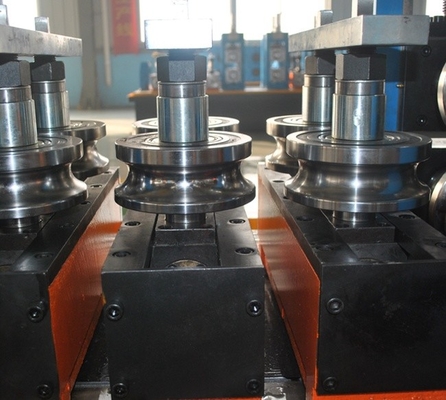 Konsistent Otomatik Tube Mill kaynaklı boru makinesi Kare boru yapmak