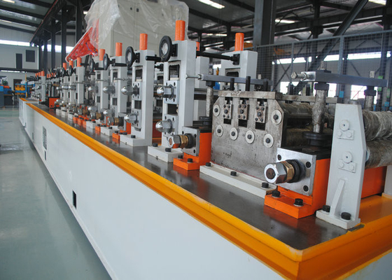 Hassas Boru Değirmeni Metal Çelik Yuvarlak / Kare Boru Yapma Makinesi Yüksek hız Maksimum 120m / dak