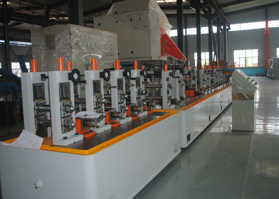 Hassas Boru Değirmeni Metal Çelik Yuvarlak / Kare Boru Yapma Makinesi Yüksek hız Maksimum 120m / dak