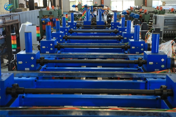 Uzun hizmet ömrü 1000kw güç kaynağı olan ERW Çelik boru üretim hattı