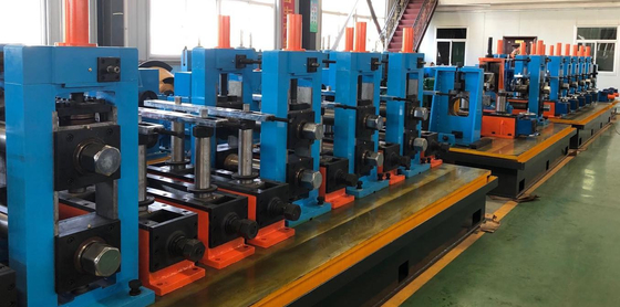 Yüksek Hızlı Kapalı 3-8mm 600KW 380v/440v Gerilim Çelik Boru Üretim Hattı