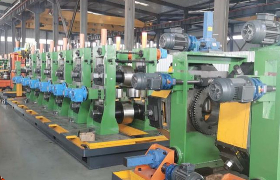 380v Erw Tube Mill Makine Üretim hattı Yüksek verimli kaynak ve şekillendirme makinesi