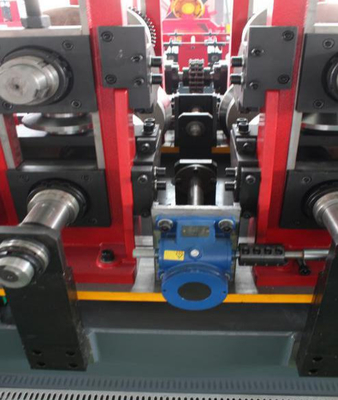 Verimli Çelik Boru Yapım Makinesi Hidrolik Kesme 15-20m/Min Hız