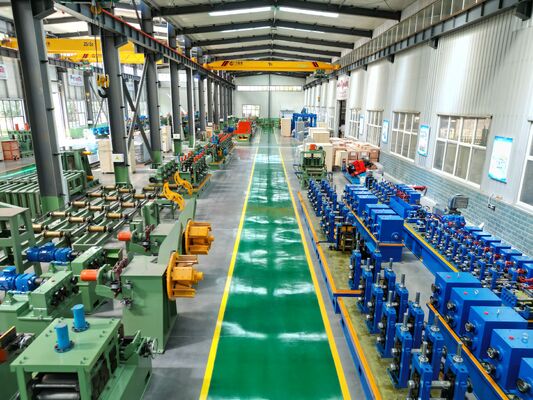 Karbon çelik ERW boru üretim hattı için hassas yüksek verimlilikli metal boru değirmen makinesi